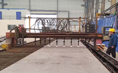 现代厂房建设新选择：钢结构工程的优势与应用解析