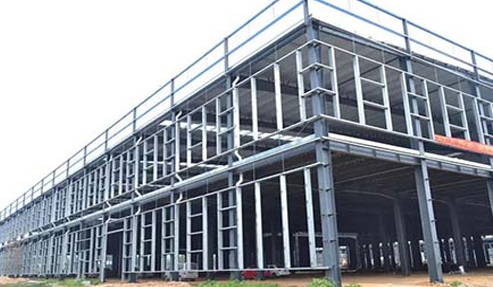 搭建钢结构厂房的关键要点：确保安全与效率的双重保障